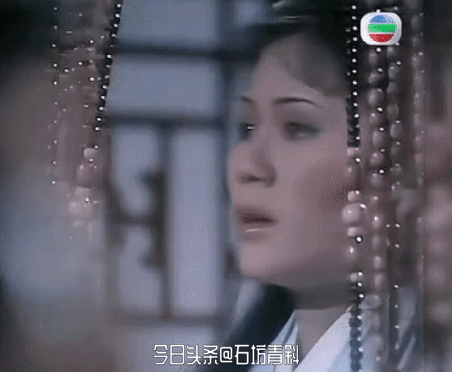 首届沙滩小姐从电影转战电视成金牌司仪，患抑郁症淡出娱乐圈
