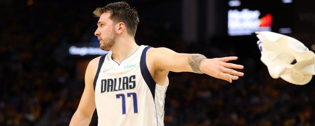 nba2k东契奇单核夺冠，2K模拟为了防止东契奇再被隔扣