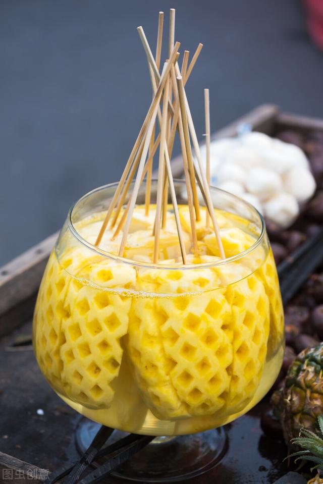 嘛哩嘛哩哄菠萝菠萝蜜网名，嘛哩嘛哩哄菠萝菠萝蜜微信昵称（凤梨和菠萝是不是同一种水果）