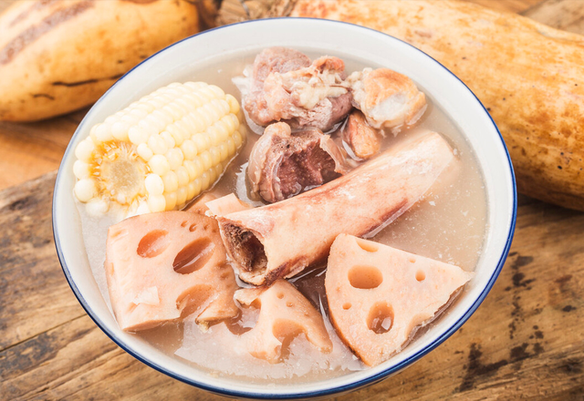 健康饮食十句口诀，饮食健康知识小常识（牢记饮食口诀“三黑二白一红”）