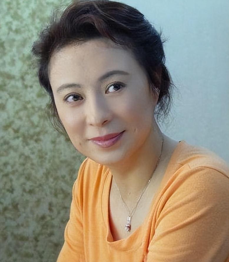 鹤岗演员刘佳:18岁出道,获封外号"一毛四",好演员也是好妻子