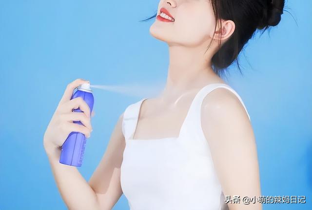 先打底还是防晒，正确的化妆先后顺序防晒（夏天涂防晒牢记这“3不要”）