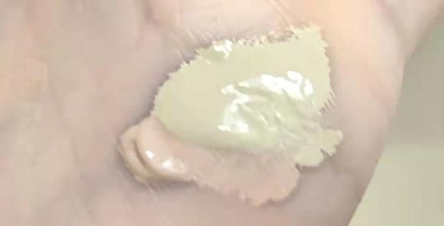 染什么颜色能盖住红色，黑棕色头发图片效果（教你一招，轻松打造呼吸感底妆）