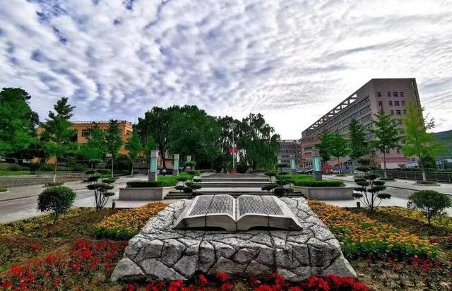 酒泉职业技术学院有哪些专业和院系-什么专业比较好，酒泉学校的所有专业有哪些（最新2022年甘肃省高职院校排名出炉）