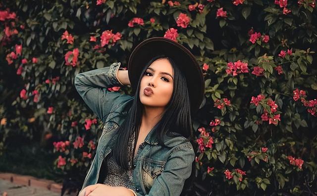 异性很暧昧的表现有哪些，异性之间暧昧的表现（男女间“暧昧”了）