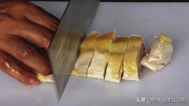 整只鸡怎么做好吃，整鸡怎么做好吃又简单（跟60年的大厨学的隔水蒸鸡）
