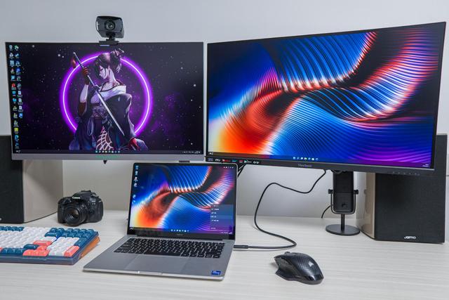 如何实现一台电脑多屏显示，如何实现一台电脑多屏显示同步（双屏无线办公桌面搭建）