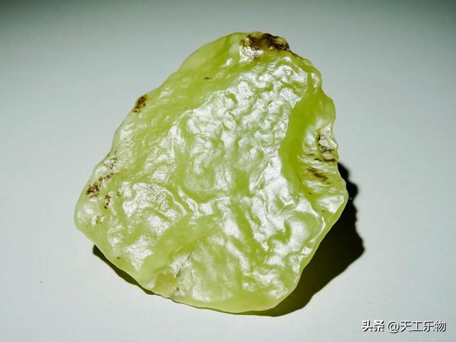 十大不值钱的玉石，十大不值钱的玉石是哪些（猜猜谁是最不像和田玉的和田玉）