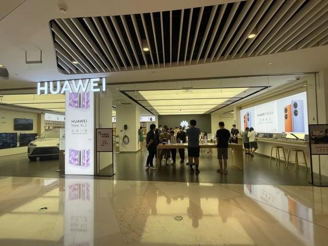 来福士购物中心，重庆来福士购物中心入驻品牌（深圳来福士，雄起）