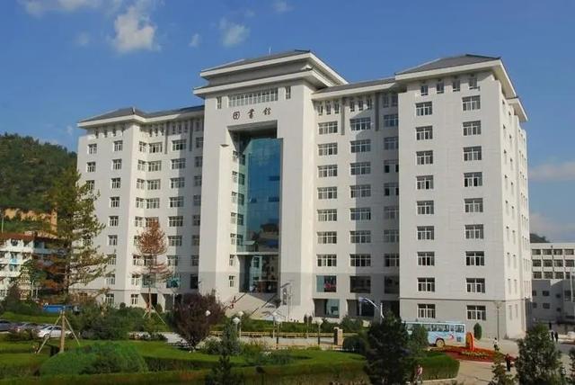 井冈山大学排名，2018年井冈山大学全国排名第几（井冈山大学PK延安大学）