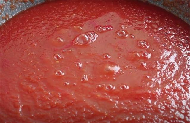 西红柿酱的家庭制作，如何自制番茄酱（1次买10斤西红柿制作）