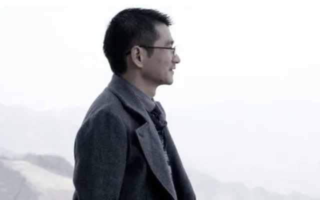 三只松鼠品牌故事，三只松鼠的创业背景（三只松鼠创始人）