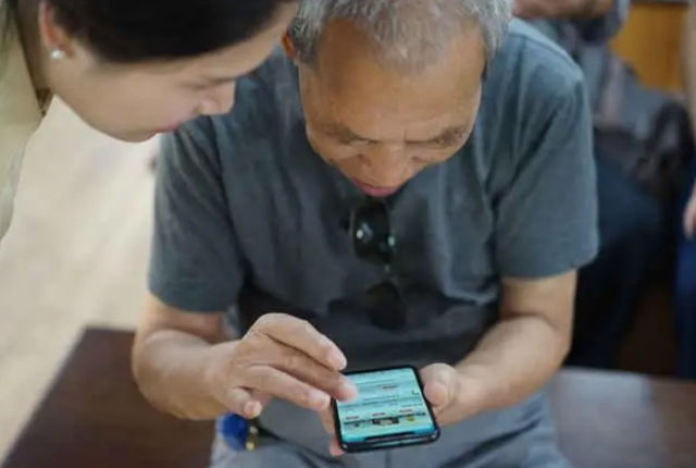 手机屏幕字体大小怎么调，怎样设置手机屏幕字体的大小（这3个智能手机的使用技巧）