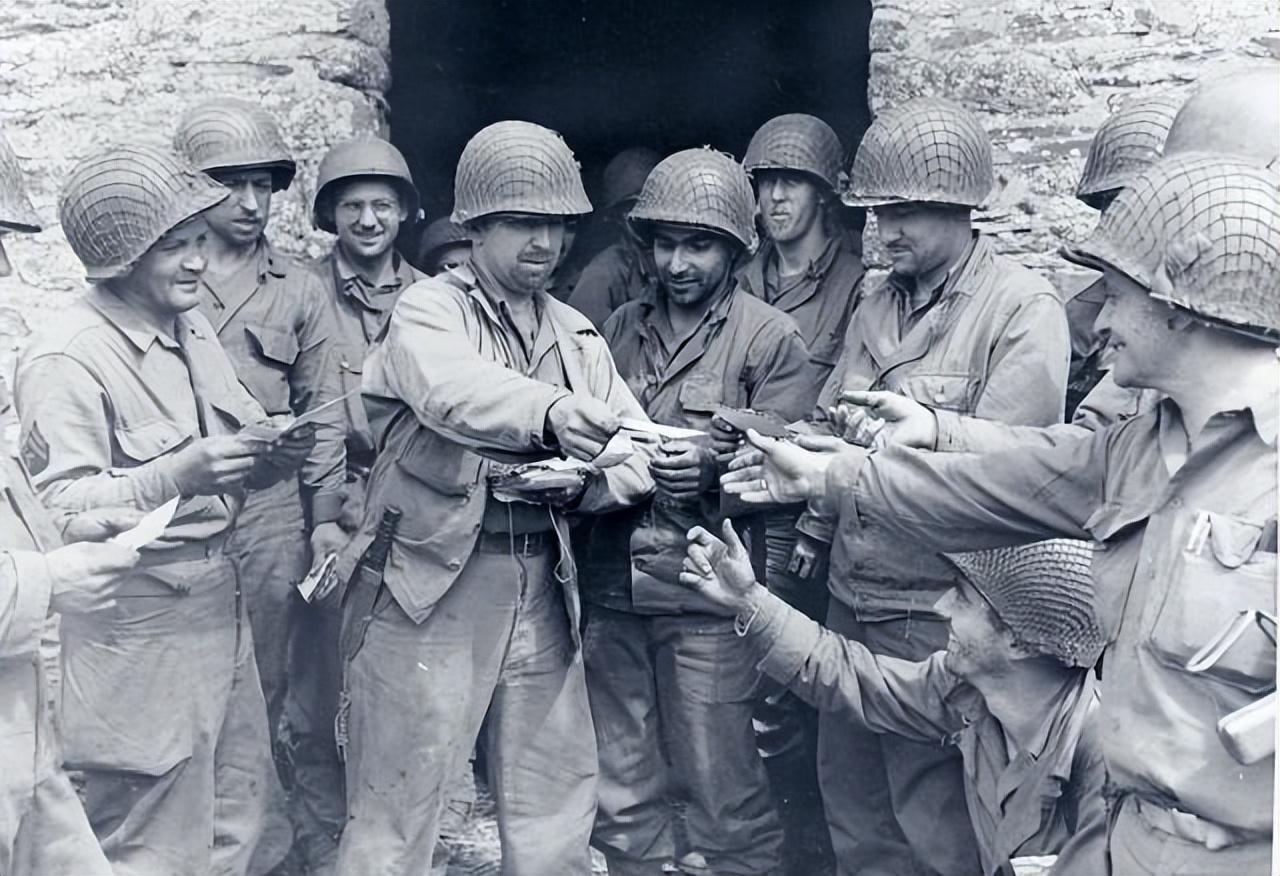 美日美军重创了停留在那里的冲绳超万美国海军军舰,打响了太平洋战争