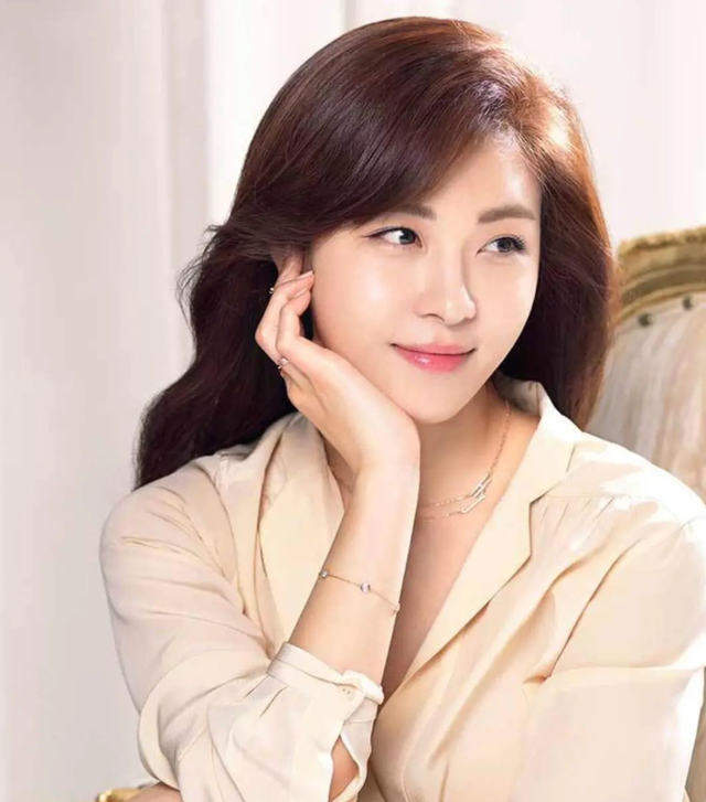 在中国红极一时的9位韩国女星,有人想嫁中国人,有人因网暴离世