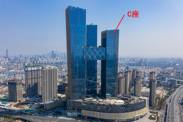 南京国际金融中心，南京cbd进展为什么慢（300米以上超高层建筑超10个——将发展成全球新兴摩天都市）