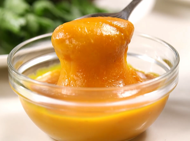 如何做酸辣牛肉汤好喝，怎样做酸辣牛肉汤（肉香四溢的酸辣金汤浸雪花牛肉）