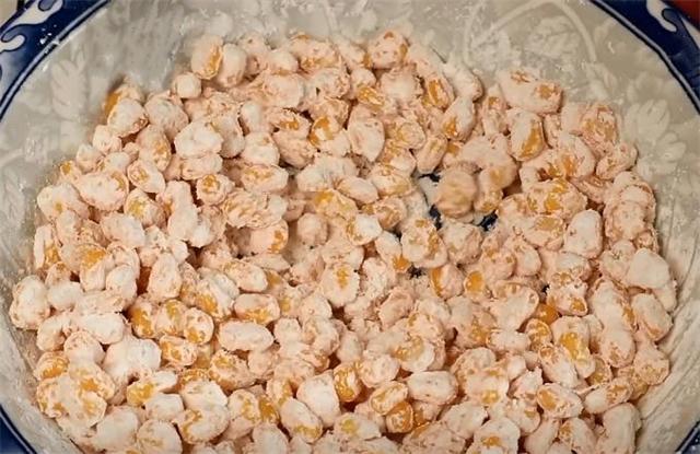 炒甜的玉米粒怎么做，怎样炒甜玉米粒好吃（玉米烙好吃有窍门）