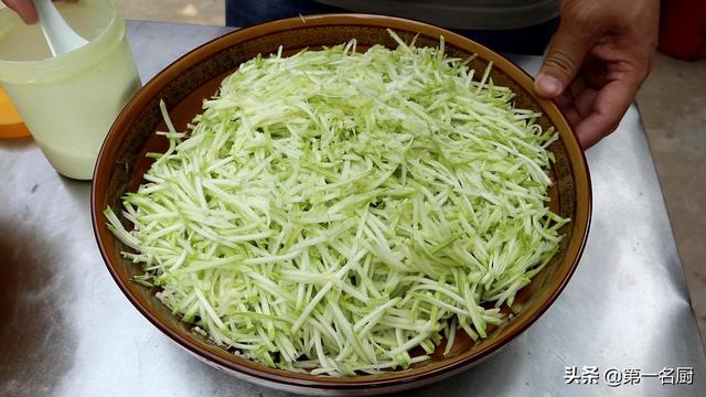 芹菜饺子馅的做法，芹菜饺子馅的做法大全（头伏的饺子用这4种菜调馅）