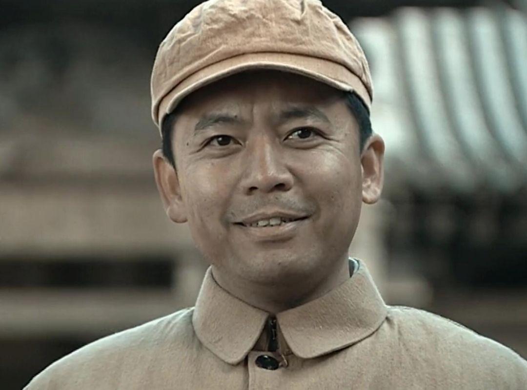 司令员是什么级别，要塞司令员是什么级别（司令员和政委，哪一个实权更大）