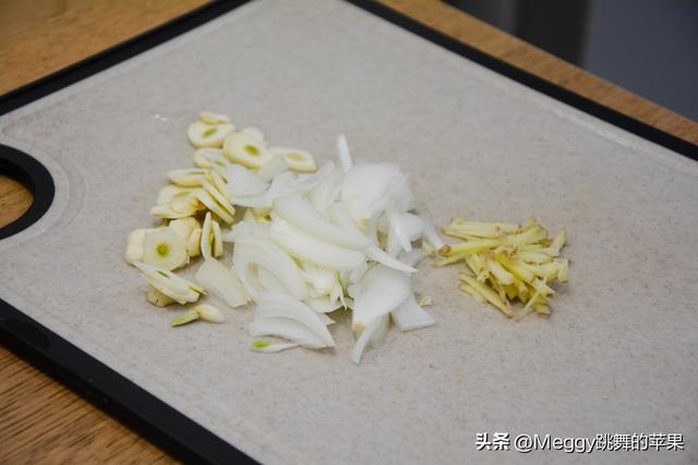 空气炸锅美食菜谱，空气炸锅做菜菜谱（这2道空气炸锅小菜太香了）