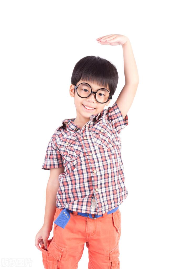 男孩发育的表现,是从下体开始发育.