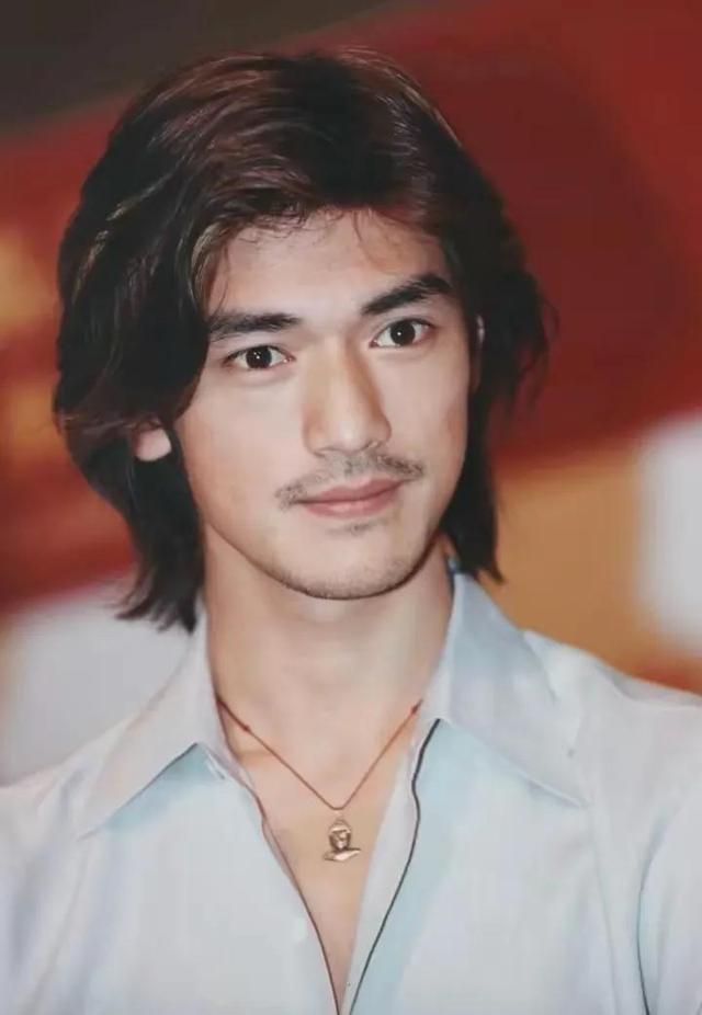 金城武和陈可辛的采访，央视唯一盖章的亚洲第一帅
