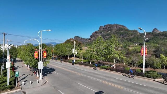 「冠豸山下是我家」骑行环冠豸山景区 开启自在之旅