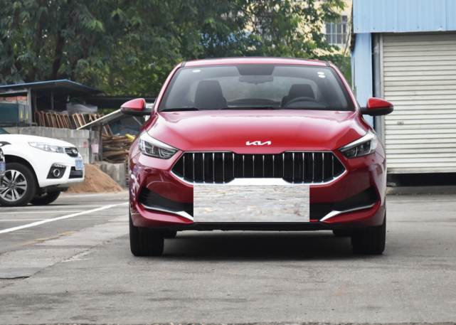 起亚k3自动挡(起亚k6适合家用,入门就配自动挡,比朗逸大一号,帝豪不能