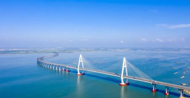 大陆到海南有跨海大桥吗，一直不修跨海大桥是因为没钱了吗