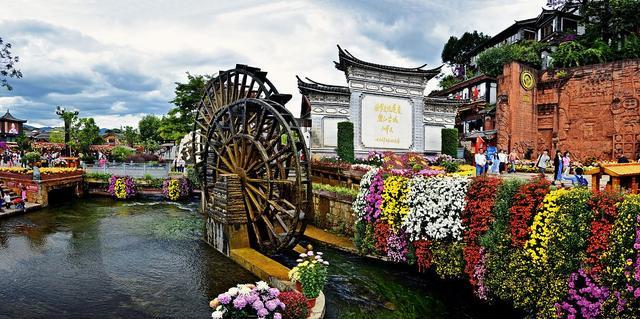 云南丽江古城，夏季避暑胜地，云南丽江古城游客破六万人！