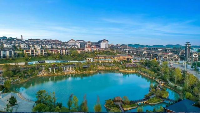 七八月份去哪里旅游比较好，七八月适合带孩子去哪里旅游（8月的旅行清单来了）