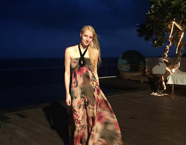 撒贝宁老婆李白简历，撒贝宁的妻子李白个人简历（“白富美”李白：五洲辣妹）