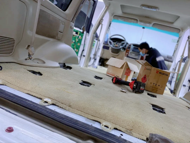 油压减震器，减震器原理图（搞来一辆“破烂不堪”的04年LC100）