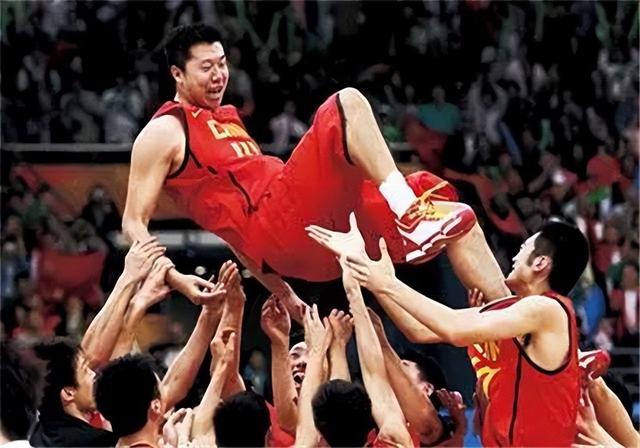 王治郅nba个人资料，45岁的王治郅