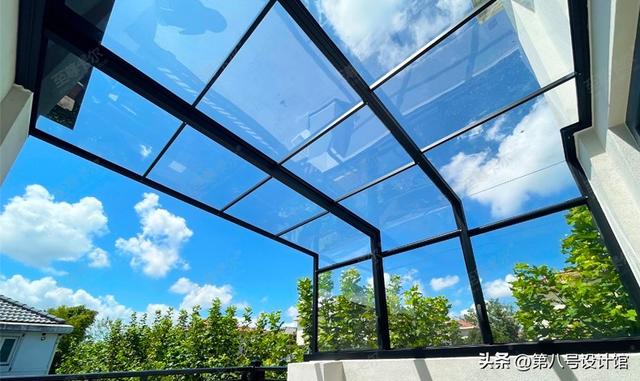 阳光房玻璃顶如何隔热，阳光房玻璃顶隔热防晒膜一般哪里有（阳光房别用玻璃了）