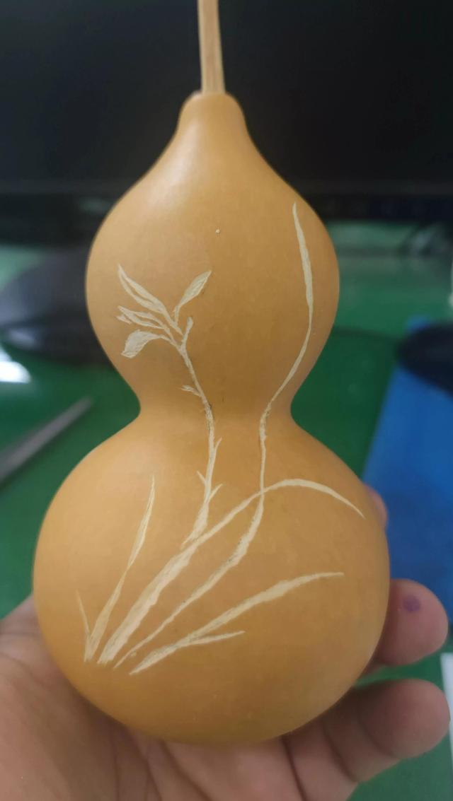 葫芦雕刻图案大全，如何雕刻简单葫芦工艺品（图片分享请欣赏艺术家在葫芦上雕刻的艺术品）