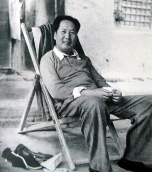 社会黑纸白字图片，白纸黑字图片（1976年天安门毛泽东画像披上黑纱）