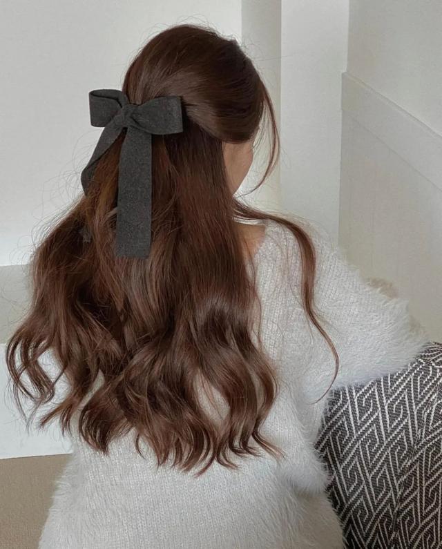 儿童发型图片 小女孩发型绑扎方法简单又可爱，儿童发型图片（几款绝美的新年公主编发）