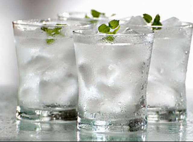 病毒性感冒食疗，病毒性感冒吃什么药（人们感冒了，日常应该吃什么）