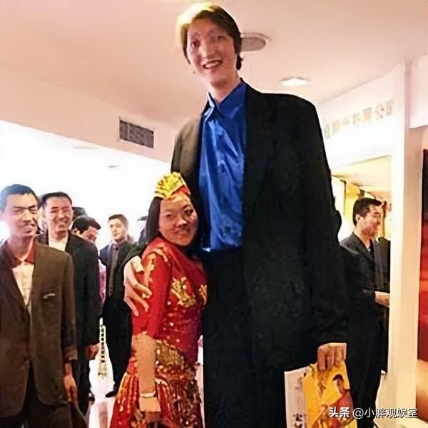 世界第一高人5米9的人，郑恺百米9.99是真的吗（中国比姚明还高的11位巨人）