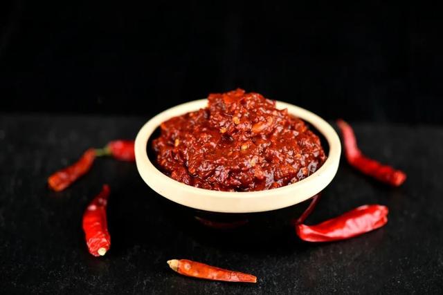 草鱼的热量是多少大卡，500克草鱼的热量是多少（就藏在这道鲜香味美的豆瓣烧草鱼里）