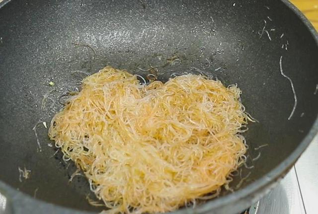 减肥能吃粉丝吗，减肥期间可以吃多少克粉丝（天暖了建议大家：常吃3样）