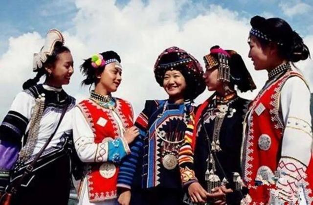 56个民族人口排名，中国民族人口排行榜（这些“野”知识你必了解）