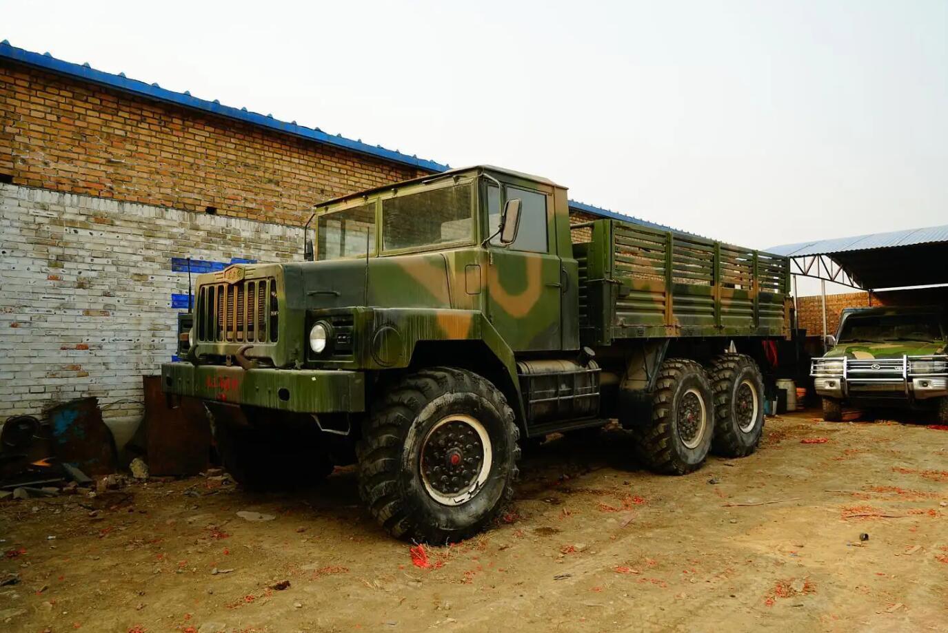 运输车(盘点国产14大经典军用卡车) - 四帝国车市