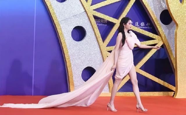 谭卓最佳电影，百花奖红毯看点多