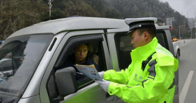 棚尾拉箱，酒有问题还是车不正规（棚尾拉箱打_动物）