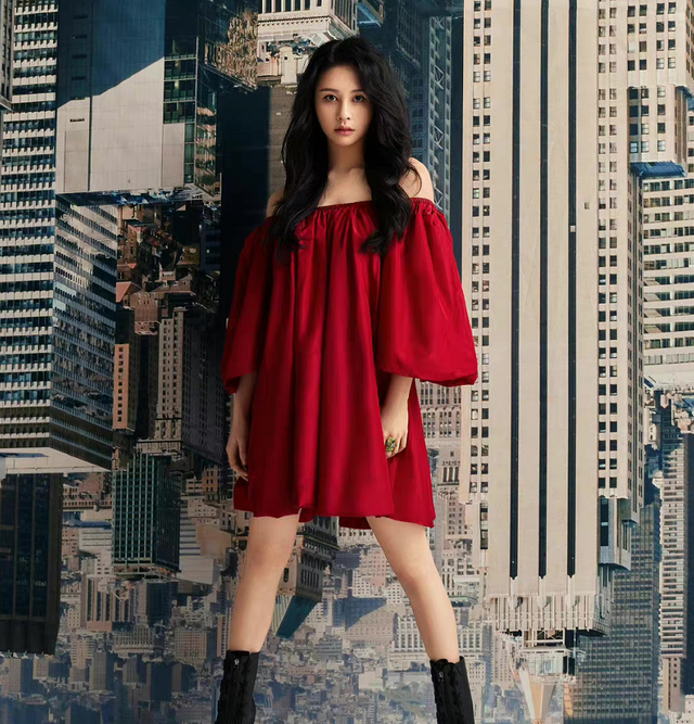 明星父女颜值对比黄多多，邱淑贞女儿大长腿