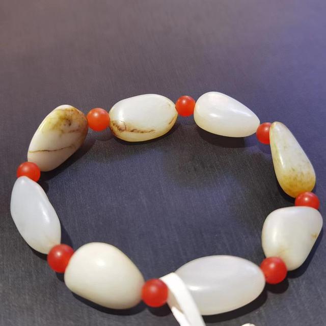 新疆和田玉鉴别，新疆和田玉鉴别方法（和田玉最简单的鉴别方法）