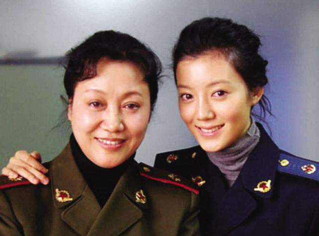 鲍莉和鲍蕾是什么关系，鲍莉和鲍蕾（腾格尔玲花关系不一般）